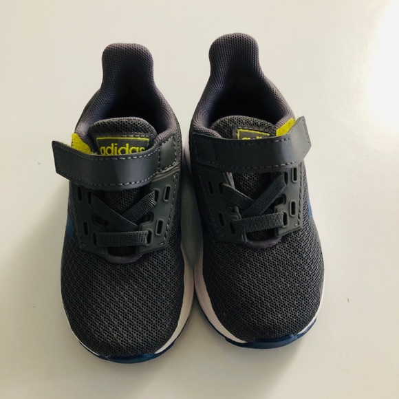 Toddler shoes - Picture 1 of 2